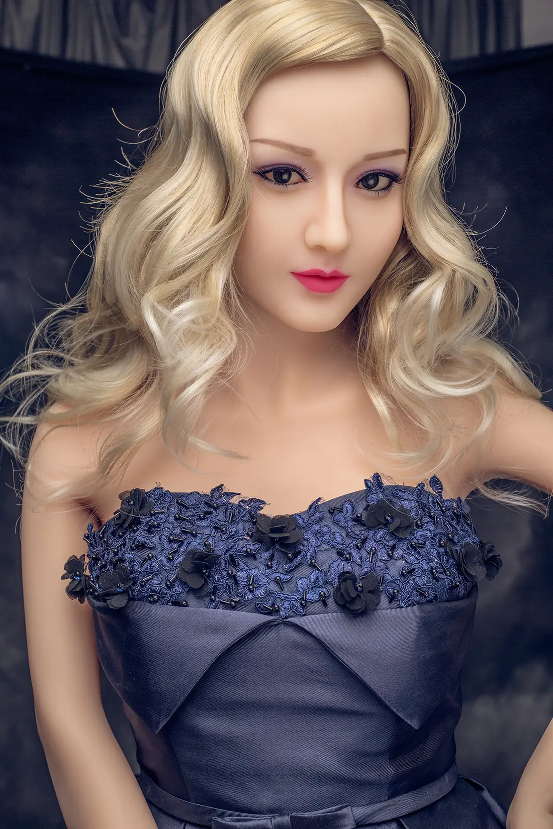 Esther 158cm – Boneca CLM em TPE, tom amarelo product view