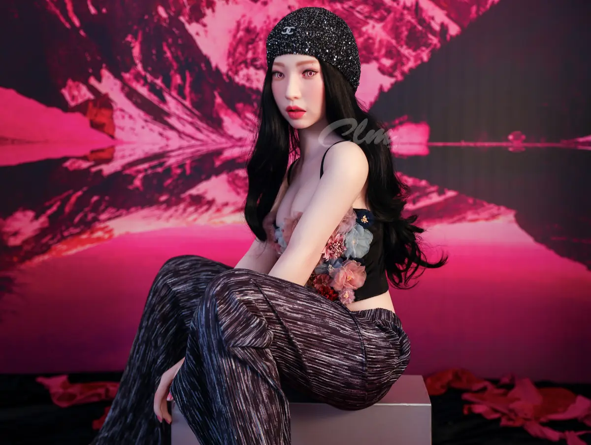 Janice SiW160 – Boneca de silicone integral canela, 160 cm product view