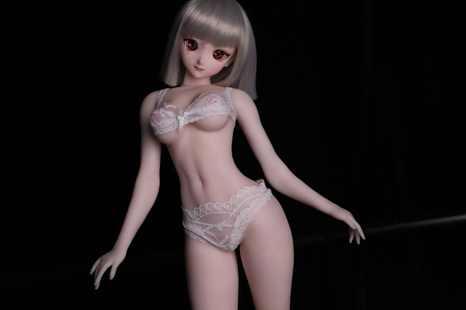 J60 Gina boneca Branca – vista 2