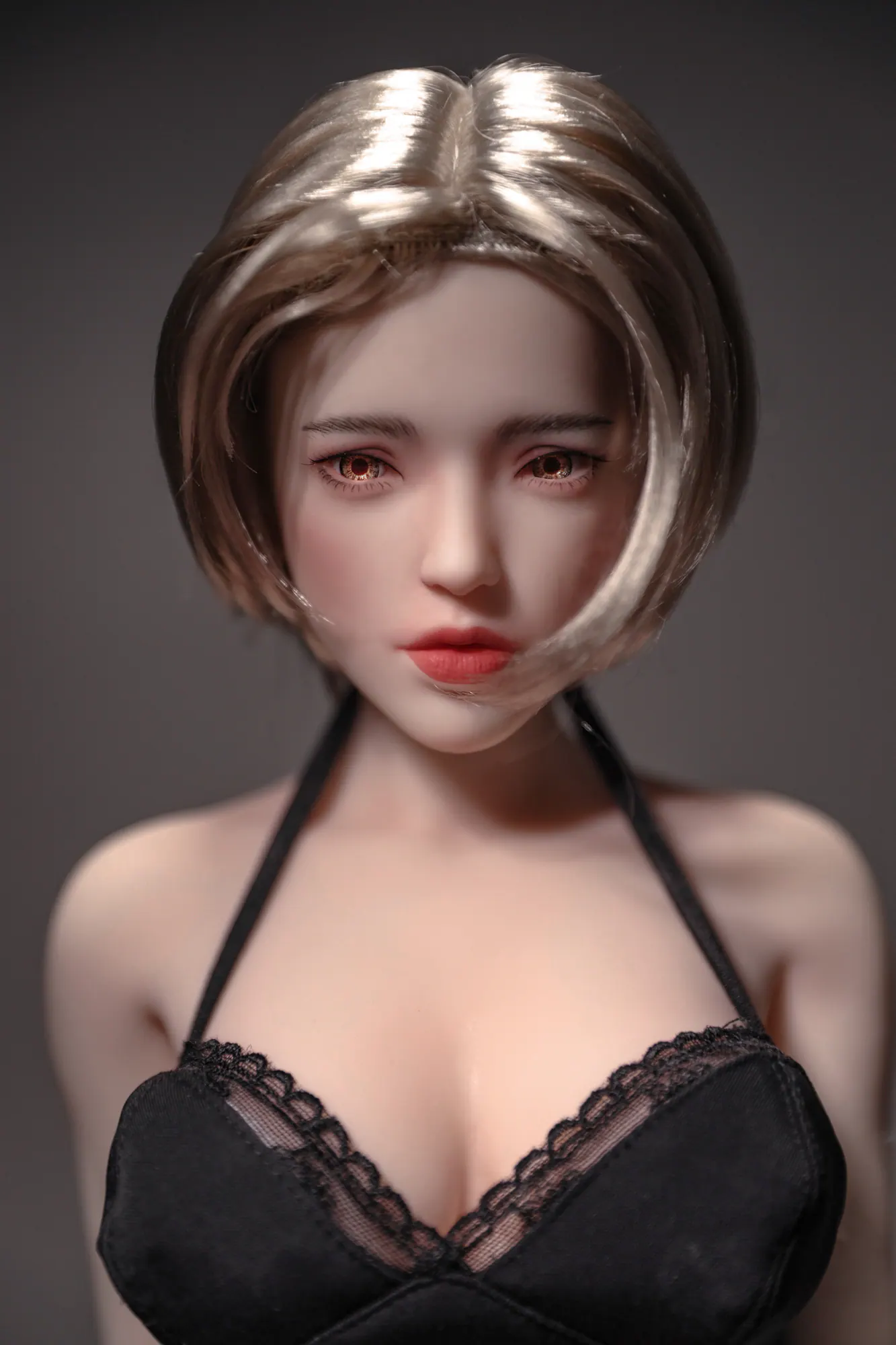 Si60cm L Georgia Cinnamon silicone doll view 2