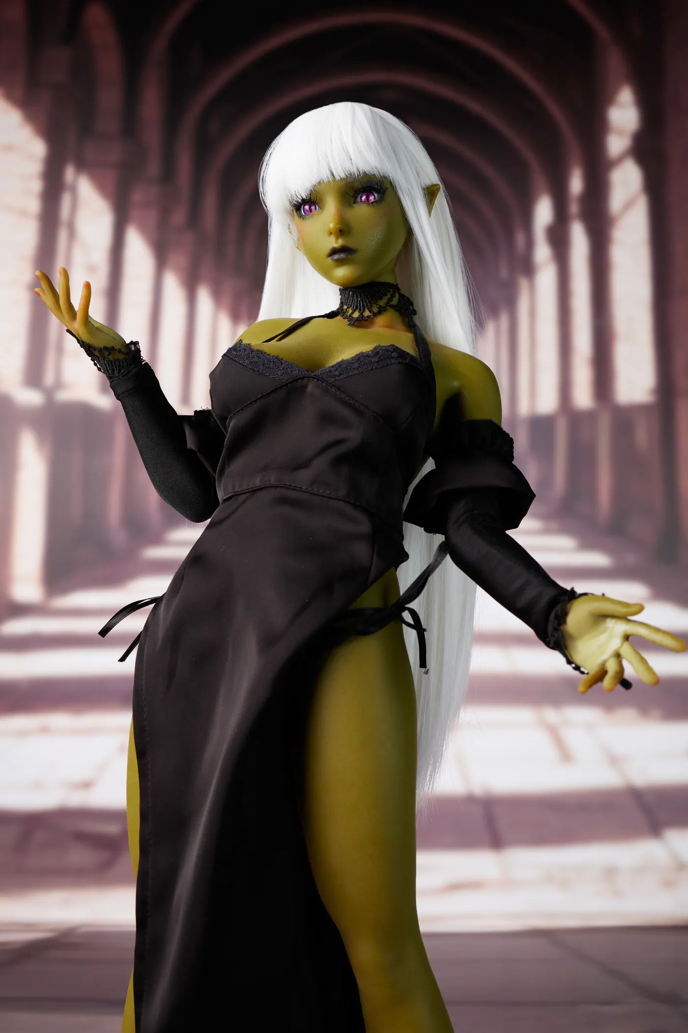 Si60cm L Momoko Olive silicone doll view 5