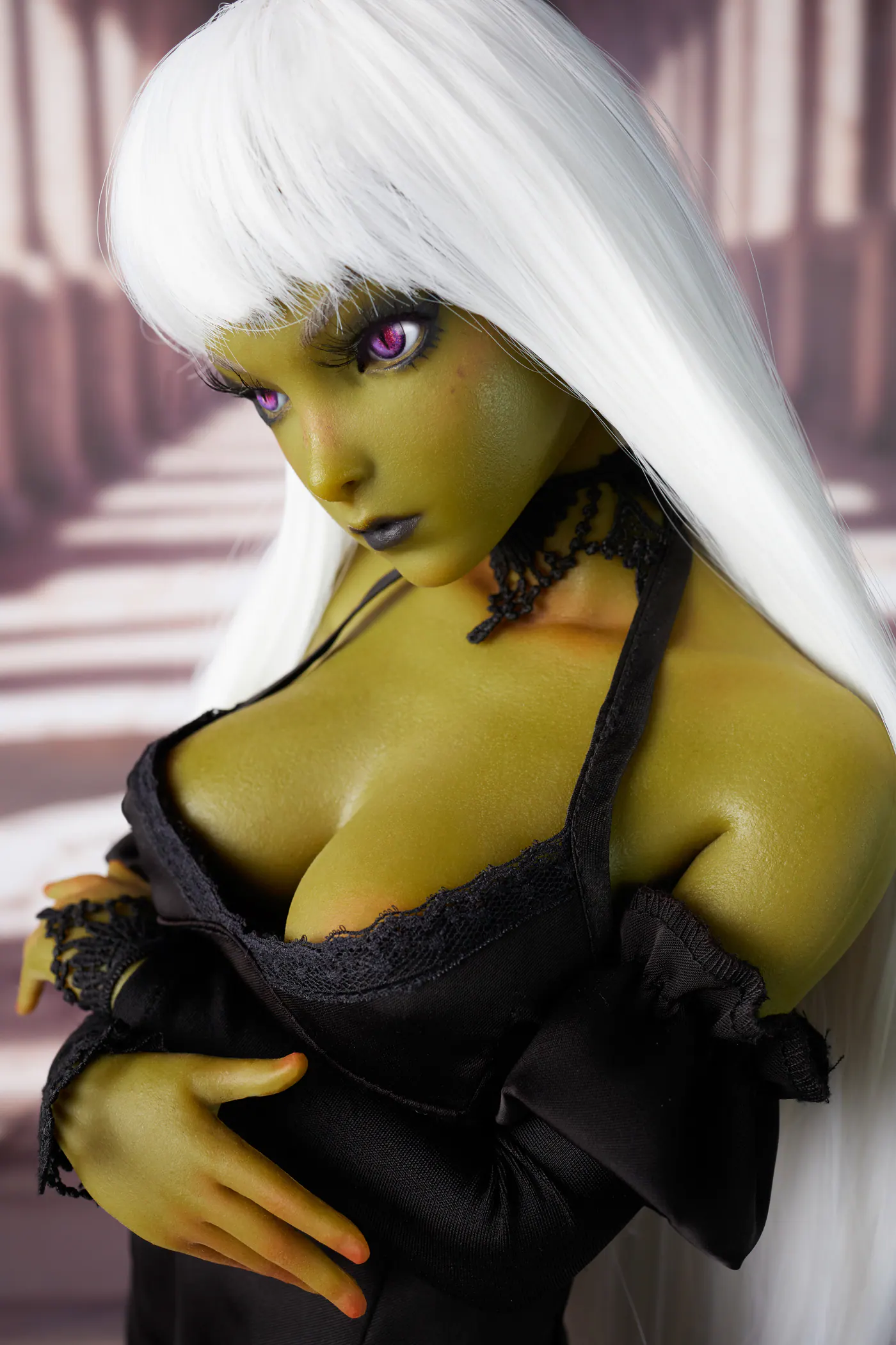 Si60cm L Momoko Olive silicone doll view 6