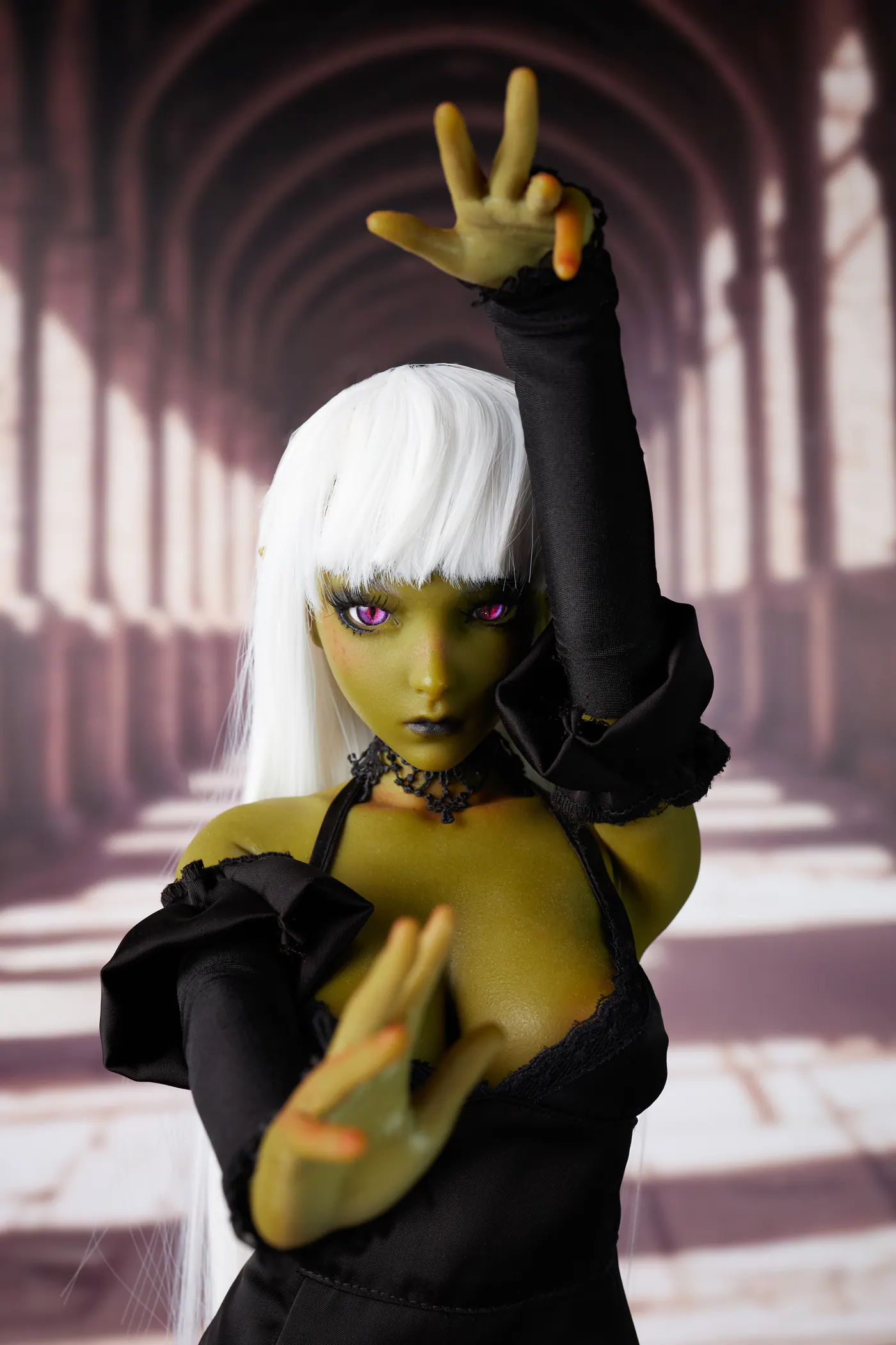Si60cm L Momoko Olive silicone doll view 8