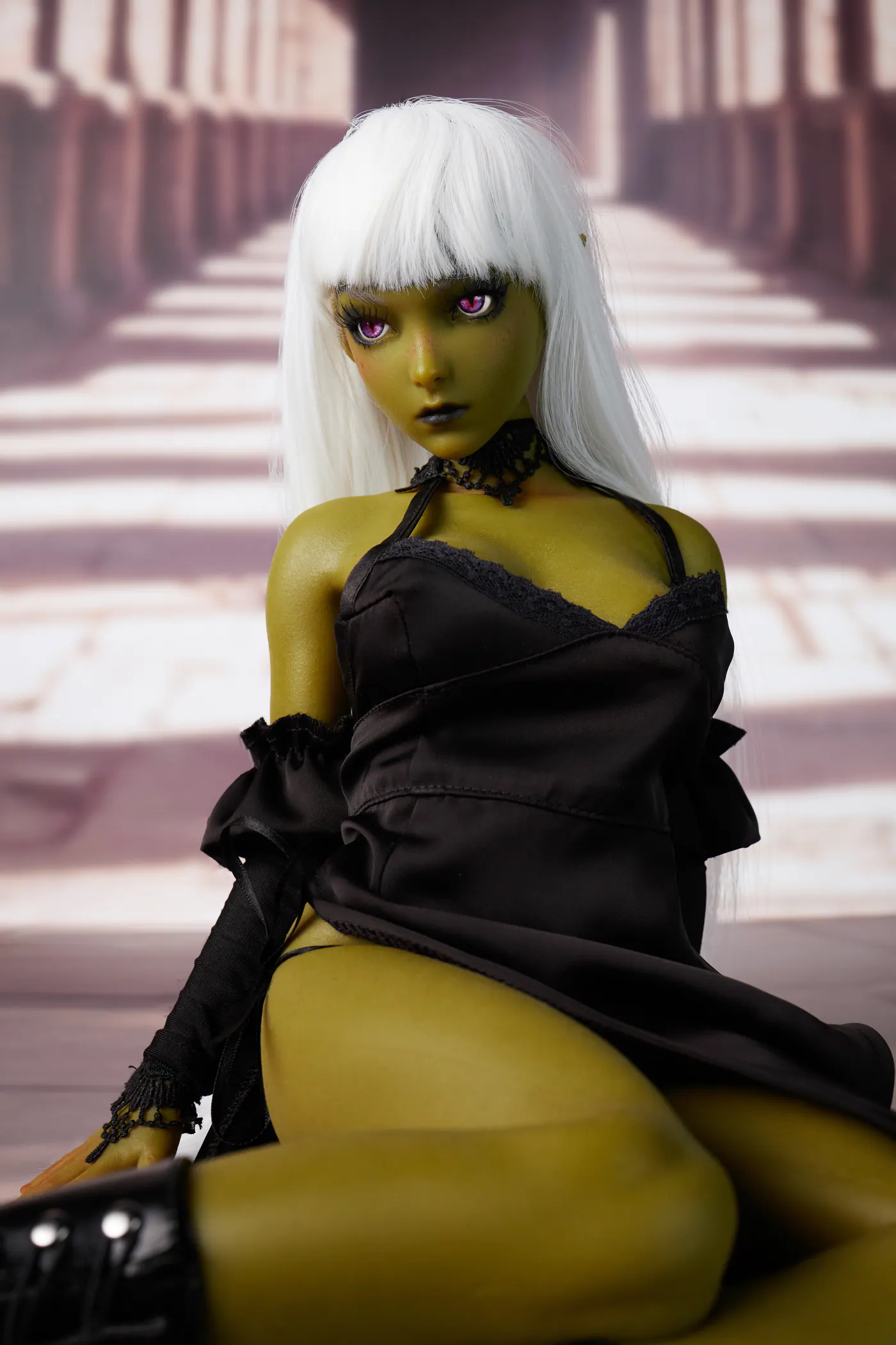 Si60cm L Momoko Olive silicone doll view 9