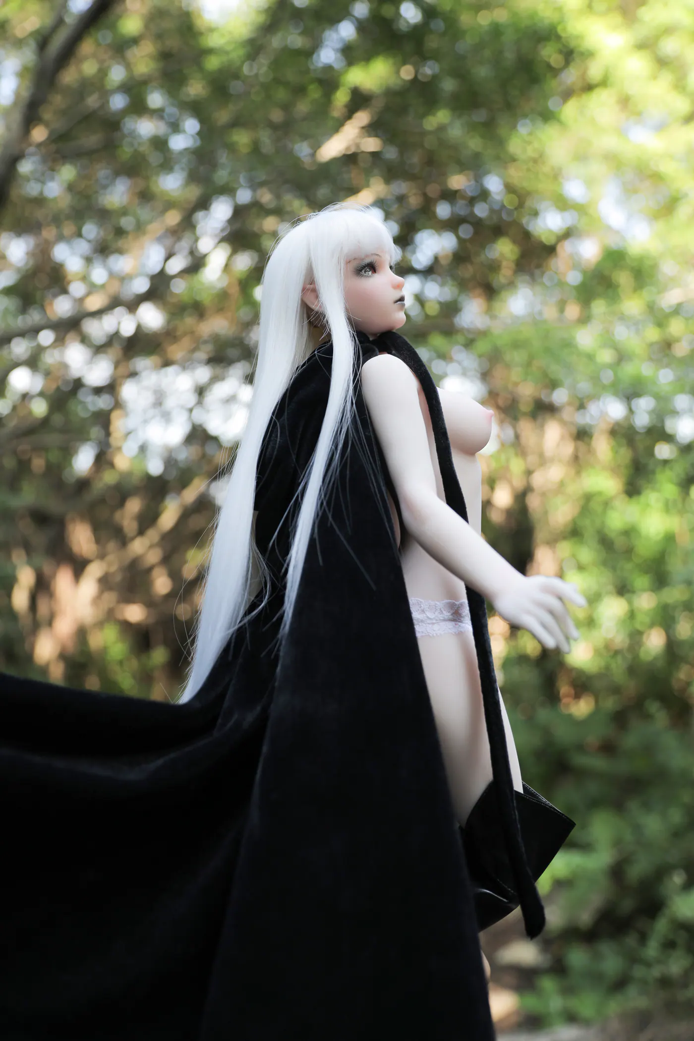 Si60cm M Momoko White silicone doll view 7