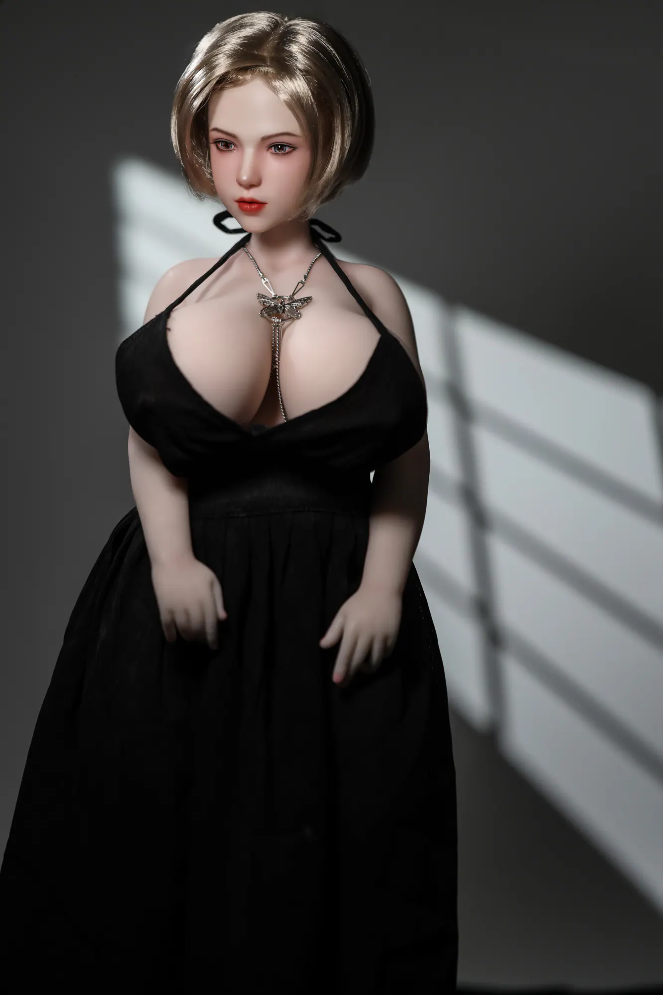Si60cm XL Chace Cinnamon silicone doll view 2