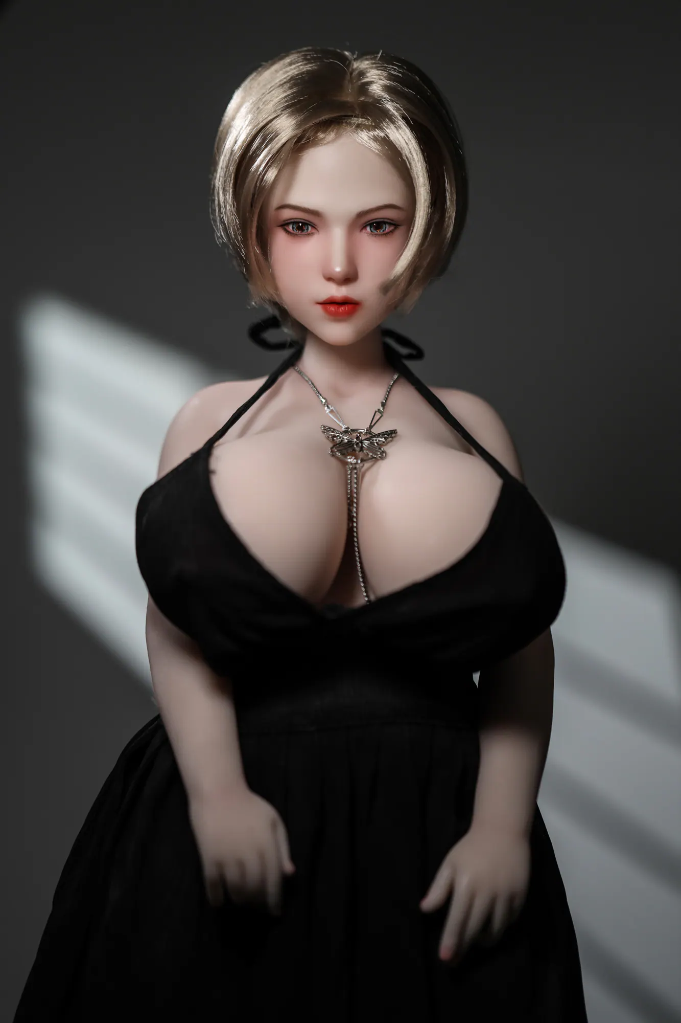 Si60cm XL Chace Cinnamon silicone doll view 5
